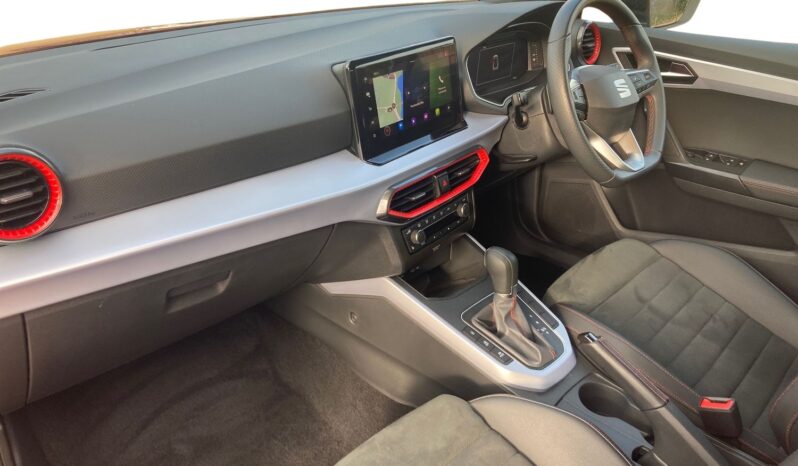 Used SEAT Arona 1.0 TSI (110ps) FR Sport DSG SUV full