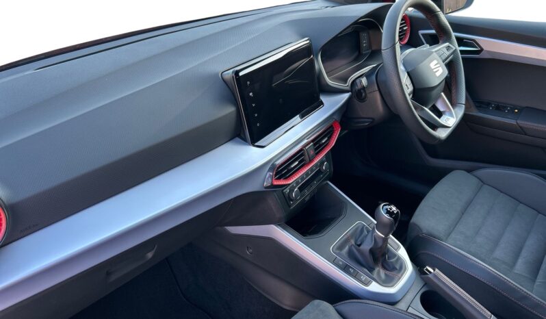 Used SEAT Arona 1.0 TSI (110ps) FR Sport SUV full