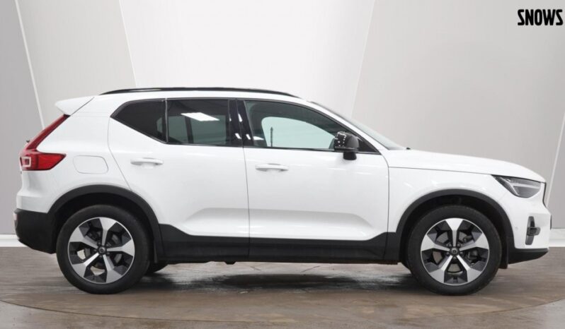 Used Volvo XC40 Ultimate, B4 Mild hybrid, Petrol, Dark full