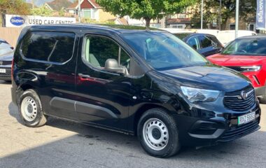 Used Vauxhall Combo Cargo 2300 50kWh Dynamic Auto L1 H1 5dr (7.4kW Charger)