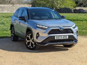Used Toyota RAV-4 2.5 VVT-h 18.1 kWh Dynamic CVT 4WD Euro 6 (s/s) 5dr