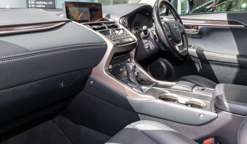 Used Lexus NX 2.5 300h Takumi E-CVT 4WD Euro 6 (s/s) 5dr full