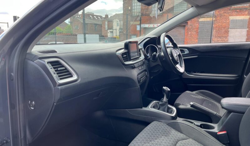 Used Kia ceed Cee’d 1.6CRDi (114bhp) 2 ISG Hatch 5dr full