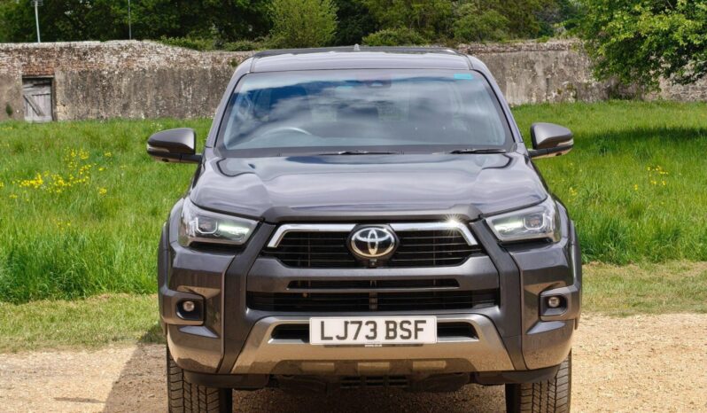 Used Toyota Hi-Lux 2.8 D-4D Invincible X Auto 4WD Euro 6 (s/s) 4dr full