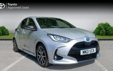 Used Toyota Yaris 1.5 VVT-h Dynamic E-CVT Euro 6 (s/s) 5dr