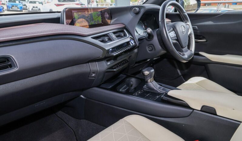 Used Lexus UX 2.0 250h Takumi E-CVT E-FOUR Euro 6 (s/s) 5dr full