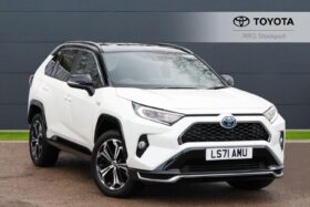 Used Toyota RAV4 2.5 VVT-h 18.1 kWh Dynamic CVT 4WD Euro 6 (s/s) 5dr
