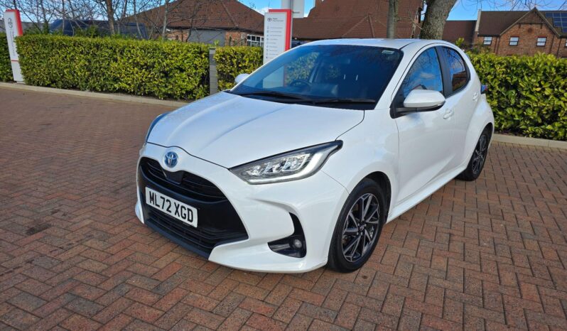 Used Toyota Yaris 1.5 VVT-h Design E-CVT Euro 6 (s/s) 5dr full