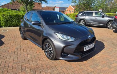 Used Toyota Yaris 1.5 VVT-h Design E-CVT Euro 6 (s/s) 5dr