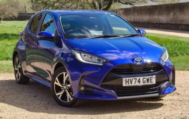 Used Toyota Yaris 1.5 VVT-h Design E-CVT Euro 6 (s/s) 5dr