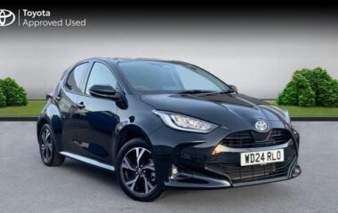 Used Toyota Yaris 1.5 VVT-h Design E-CVT Euro 6 (s/s) 5dr