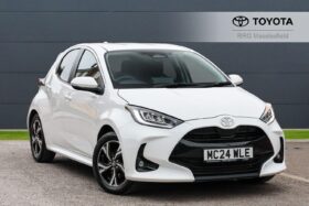 Used Toyota Yaris 1.5 VVT-h Design E-CVT Euro 6 (s/s) 5dr