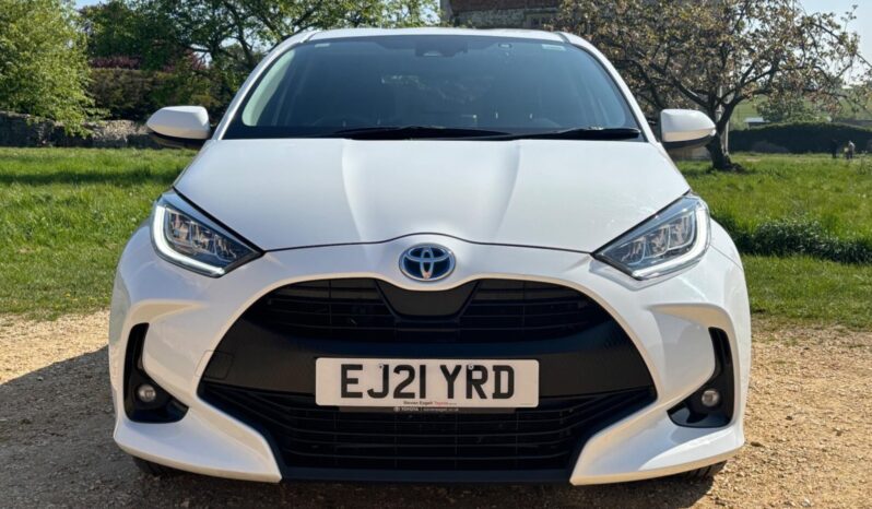 Used Toyota Yaris 1.5 VVT-h Design E-CVT Euro 6 (s/s) 5dr full