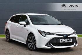 Used Toyota Corolla 1.8 VVT-h Design Touring Sports CVT Euro 6 (s/s) 5dr