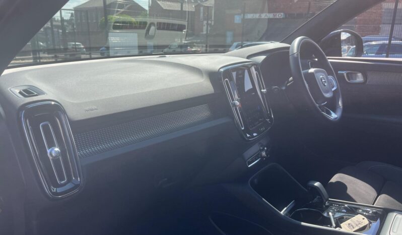 Used Volvo XC40 2.0 B3 (161bhp) Plus MHEV full