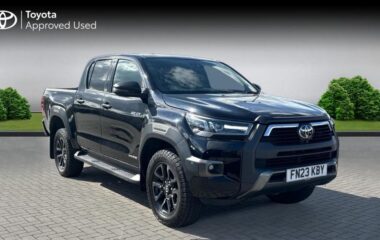 Used Toyota Hi-Lux 2.8 D-4D Invincible X Auto 4WD Euro 6 (s/s) 4dr