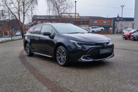 Used Toyota Corolla 1.8 VVT-h Design Touring Sports CVT Euro 6 (s/s) 5dr