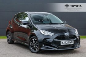 Used Toyota Yaris 1.5 VVT-h Design E-CVT Euro 6 (s/s) 5dr