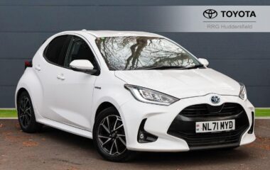 Used Toyota Yaris 1.5 VVT-h Design E-CVT Euro 6 (s/s) 5dr