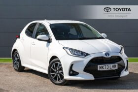 Used Toyota Yaris 1.5 VVT-h Design E-CVT Euro 6 (s/s) 5dr