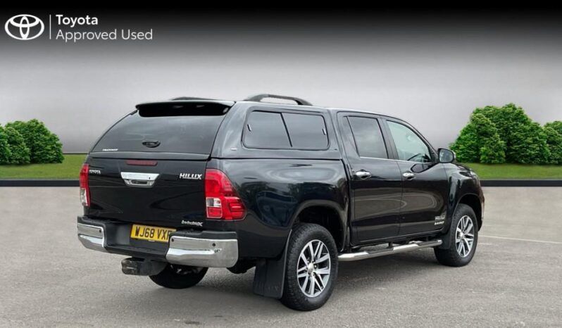 Used Toyota Hi-Lux 2.4 D-4D Invincible X Auto 4WD Euro 6 4dr (TSS, 3.5t) full