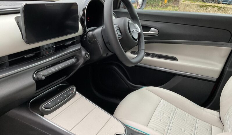Used Fiat 600 54kWh La Prima Auto 5dr full
