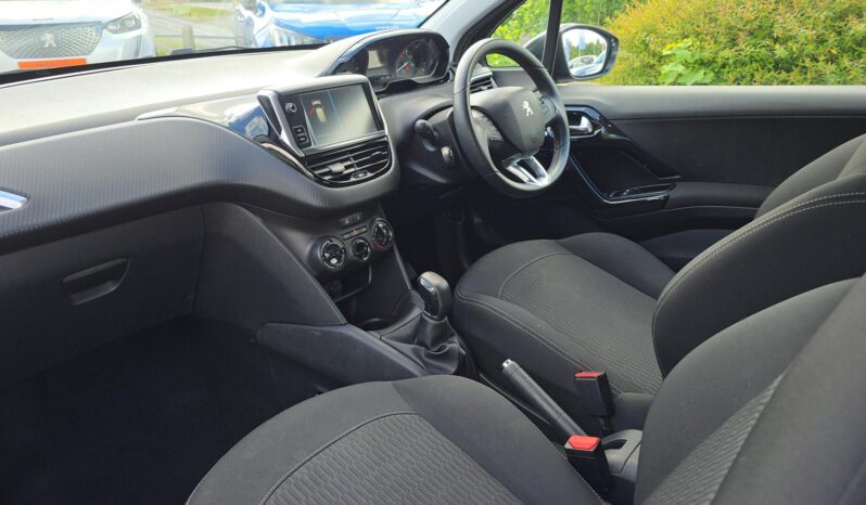 Used Peugeot 208 1.2 PureTech Black Edition Euro 6 3dr full