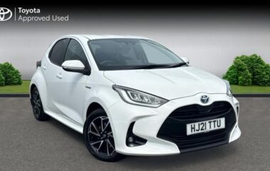 Used Toyota Yaris 1.5 VVT-h Design E-CVT Euro 6 (s/s) 5dr