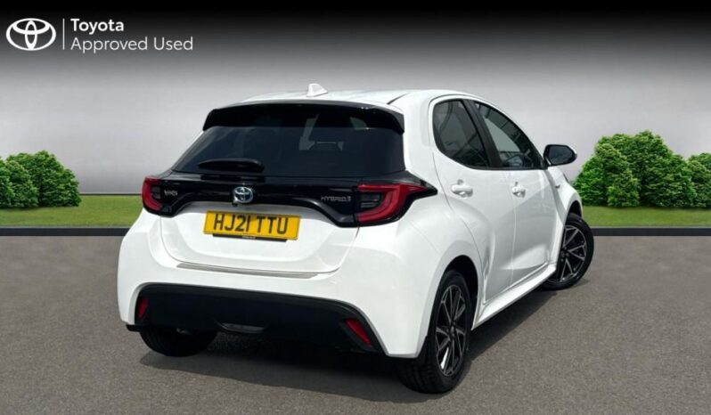 Used Toyota Yaris 1.5 VVT-h Design E-CVT Euro 6 (s/s) 5dr full