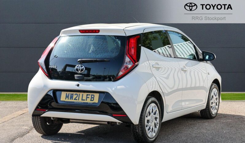 Used Toyota AYGO 1.0 VVT-i x-play Euro 6 5dr (Safety Sense) full