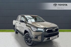 Used Toyota Hilux 2.8 D-4D Invincible X Auto 4WD Euro 6 (s/s) 4dr