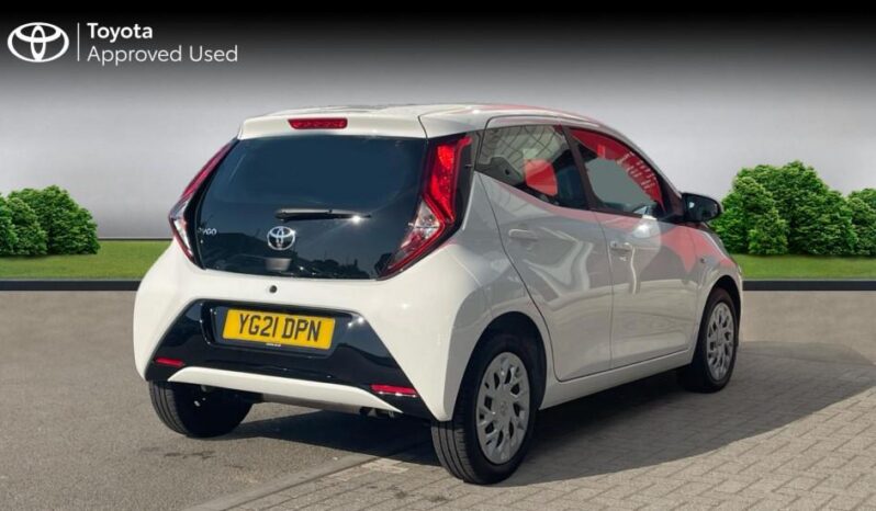 Used Toyota AYGO 1.0 VVT-i x-play Euro 6 5dr (Safety Sense) full