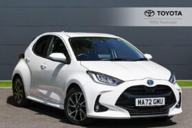 Used Toyota Yaris 1.5 VVT-h Design E-CVT Euro 6 (s/s) 5dr