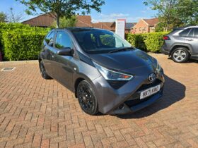 Used Toyota AYGO 1.0 VVT-i x-play Euro 6 (s/s) 5dr