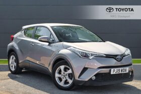 Used Toyota C-HR 1.8 VVT-h Icon CVT Euro 6 (s/s) 5dr