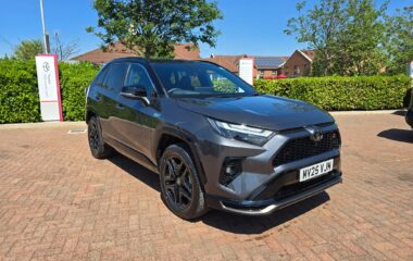 Used Toyota RAV4 2.5 VVT-h 18.1 kWh GR SPORT CVT 4WD Euro 6 (s/s) 5dr