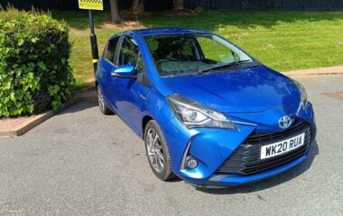Used Toyota Yaris 1.5 VVT-h Y20 Bi-tone E-CVT Euro 6 (s/s) 5dr