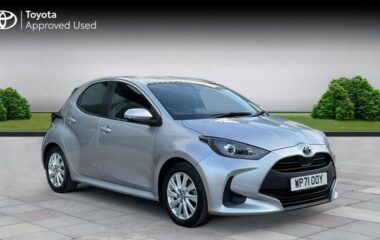 Used Toyota Yaris 1.5 VVT-h Icon E-CVT Euro 6 (s/s) 5dr