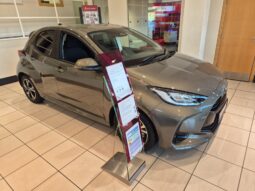 Used Toyota Yaris 1.5 VVT-h Design E-CVT Euro 6 (s/s) 5dr full