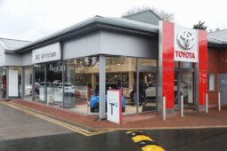 Used Toyota C-HR 1.8 VVT-h Dynamic CVT Euro 6 (s/s) 5dr full