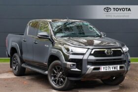 Used Toyota Hilux 2.8 D-4D Invincible X Auto 4WD Euro 6 (s/s) 4dr