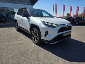 Used Toyota RAV4 2.5 VVT-h 18.1 kWh Dynamic CVT 4WD Euro 6 (s/s) 5dr
