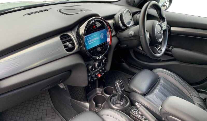 Used MINI HATCHBACK 1.5 Cooper Exclusive Steptronic Euro 6 (s/s) 5dr full
