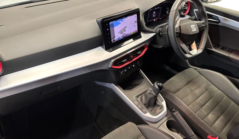 Used SEAT Arona 1.0 TSI (110ps) FR Sport SUV full
