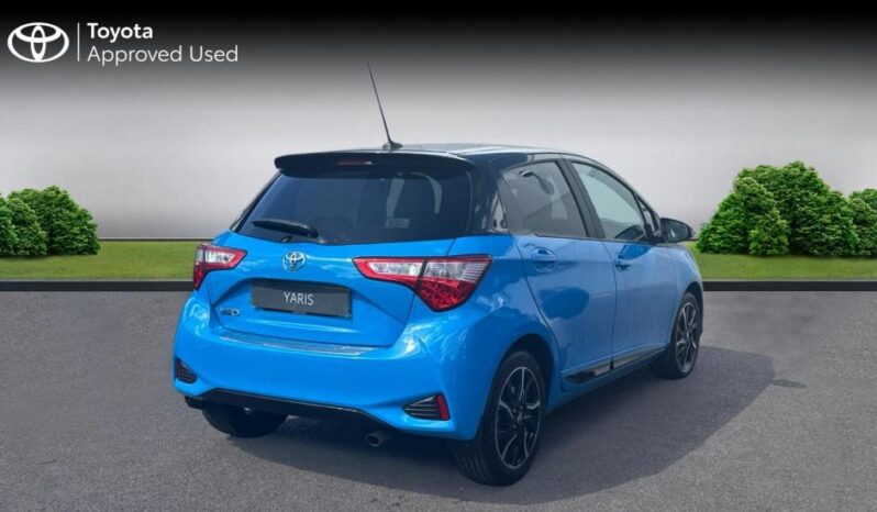 Used Toyota Yaris 1.5 VVT-i Cyan Bi-Tone Euro 6 5dr full