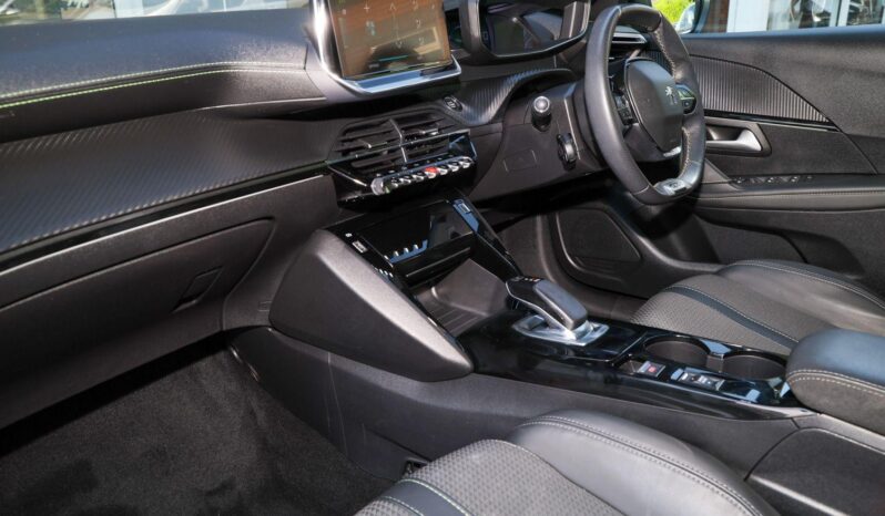 Used Peugeot 208 50kWh GT Hatchback 5dr Electric Auto (136 ps) full