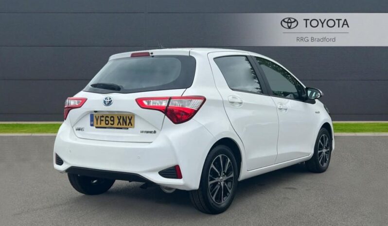 Used Toyota Yaris 1.5 VVT-h Icon Tech E-CVT Euro 6 (s/s) 5dr full