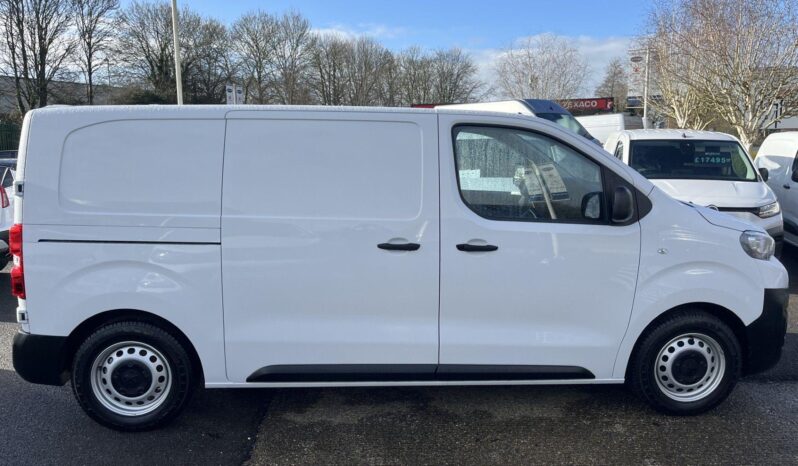 Used Peugeot Expert e 1000 75kWh Professional Premium + Standard Panel Van Auto MWB 6dr (7kW Charger) full