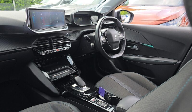 Used Peugeot 208 50kWh Allure Auto 5dr full