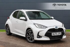 Used Toyota Yaris 1.5 VVT-h Design E-CVT Euro 6 (s/s) 5dr